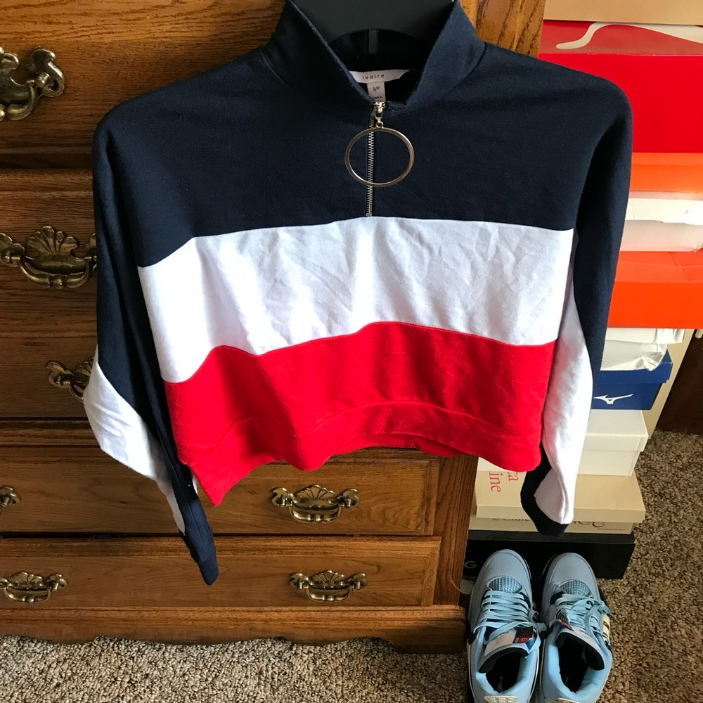 Fashion nova long sleeve crop top